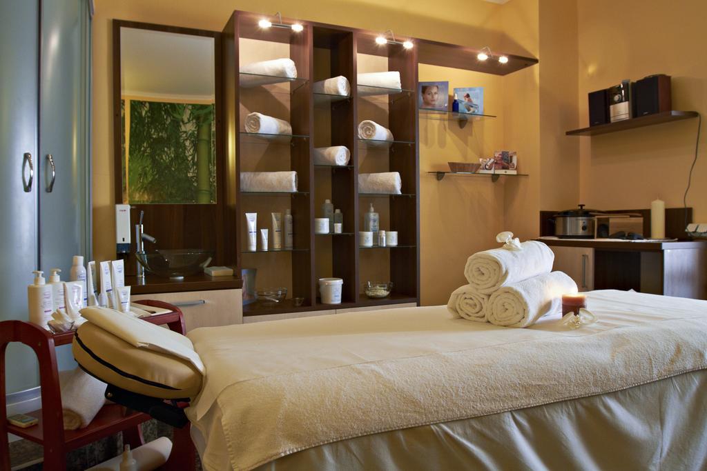 Hotel Clermont Covasna Bagian luar foto