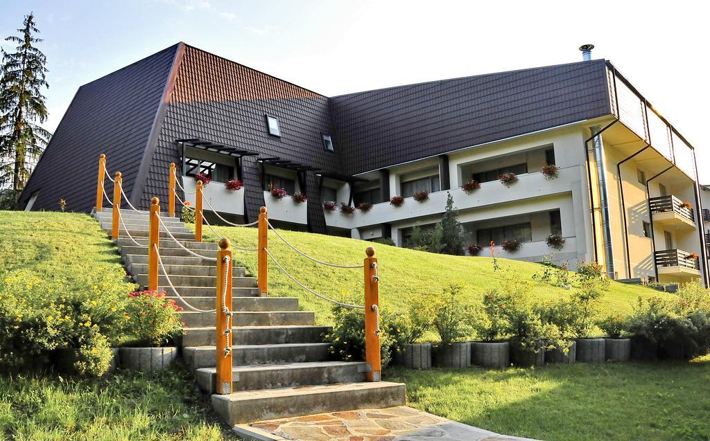 Hotel Clermont Covasna Bagian luar foto