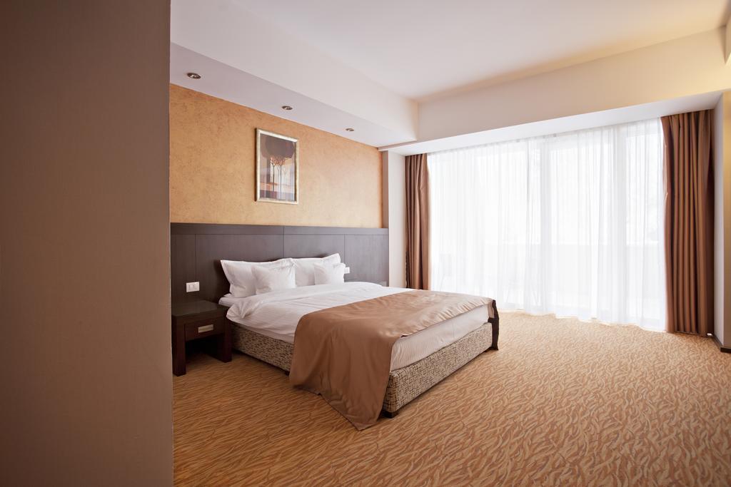 Hotel Clermont Covasna Bagian luar foto