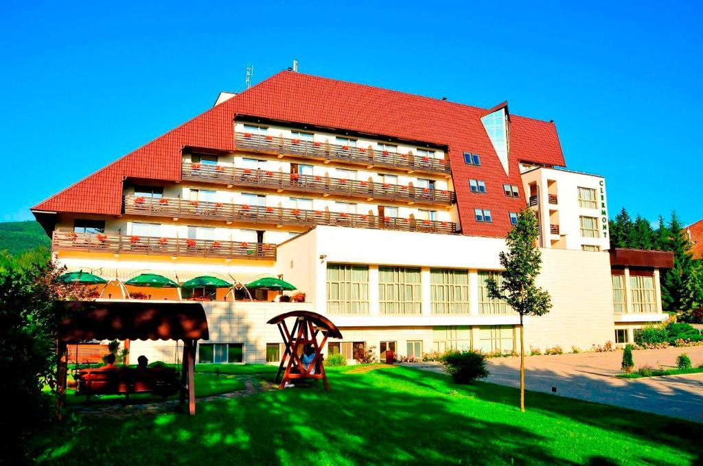 Hotel Clermont Covasna Bagian luar foto