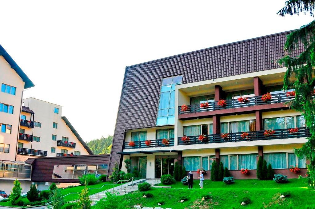 Hotel Clermont Covasna Bagian luar foto