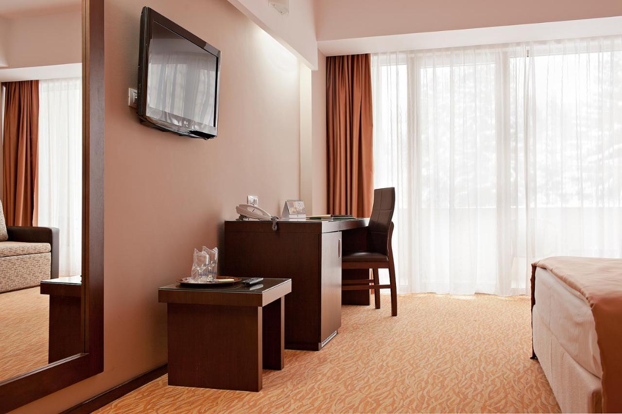 Hotel Clermont Covasna Bagian luar foto