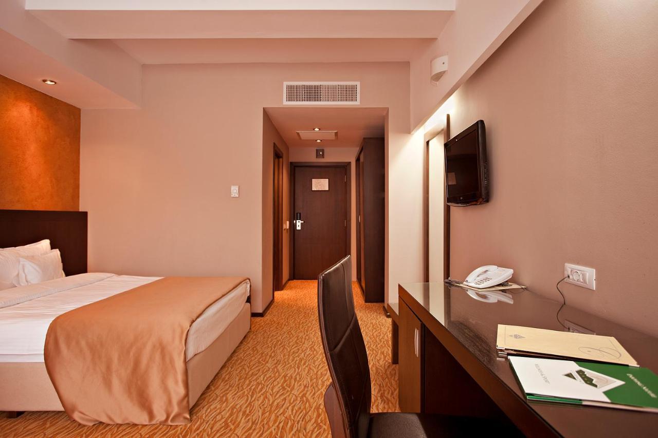Hotel Clermont Covasna Bagian luar foto